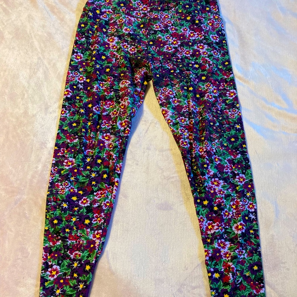 LuLaRoe Tall & Curvy Leggings EUC